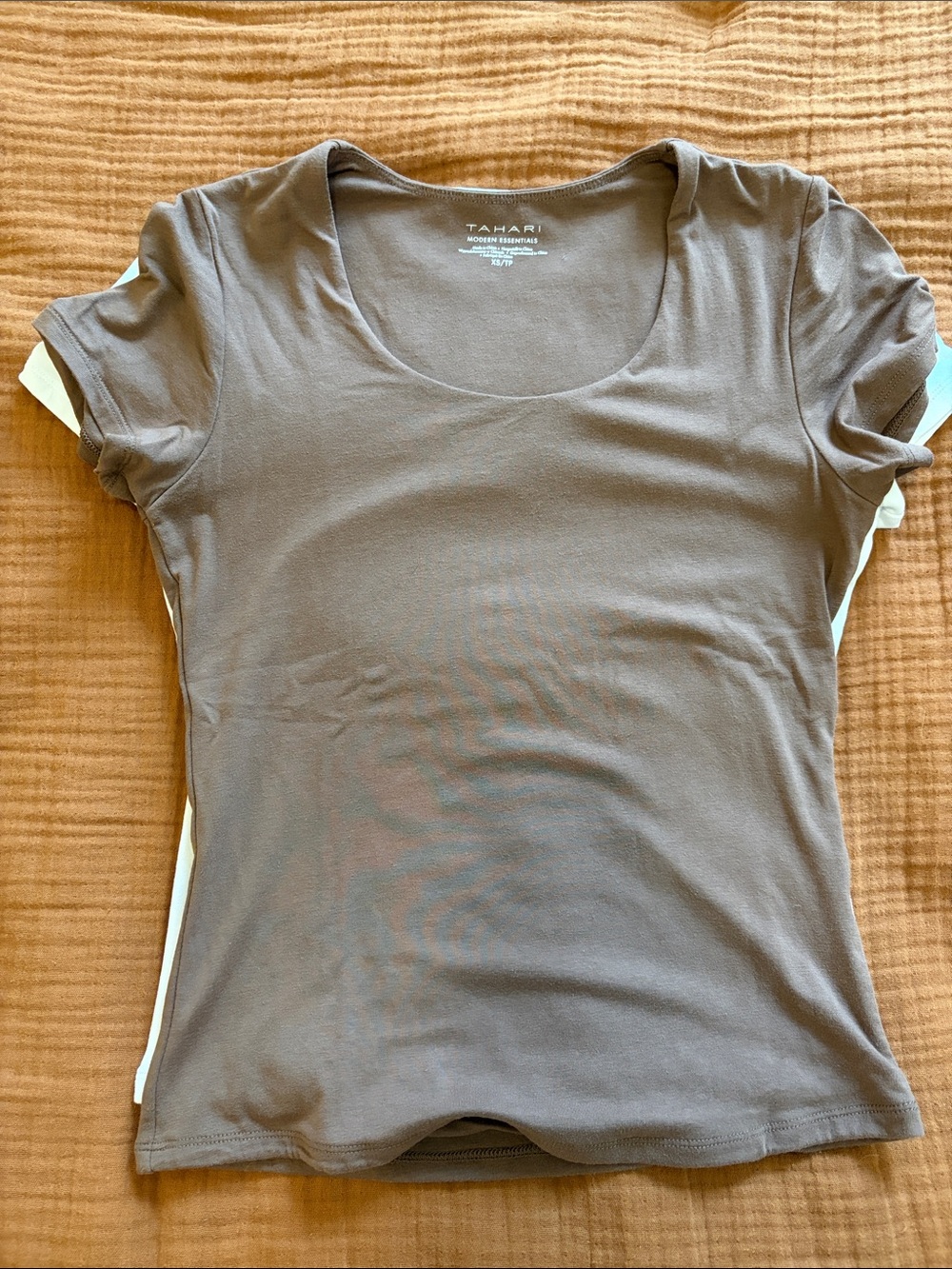 A&F Lot of Short Sleeve T-shirts in Navy, White, Brown, Terracotta - Picture 6 of 6